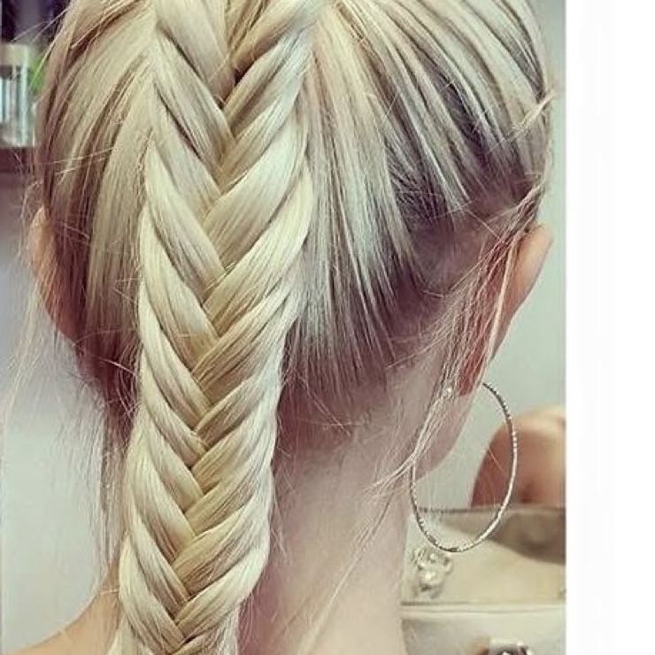 Spletena ribja kita na blond laseh
